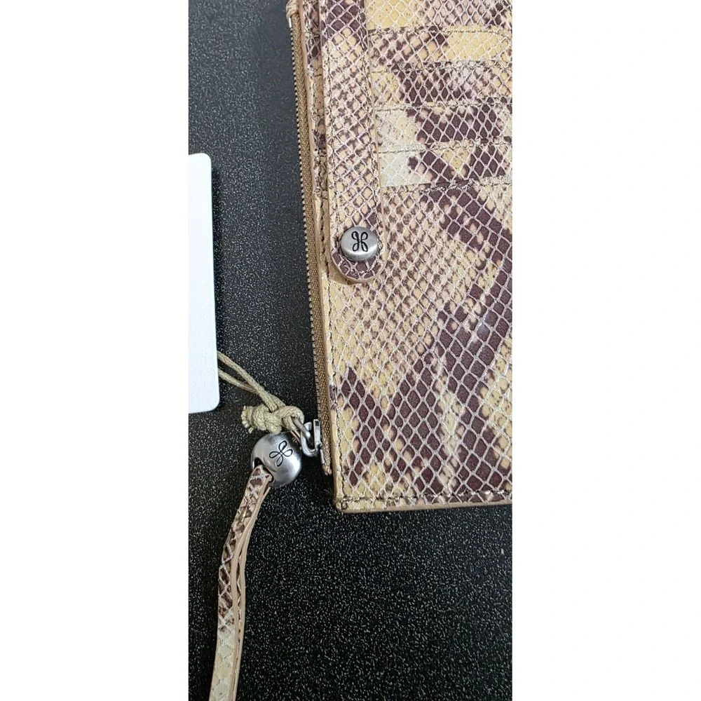 NWT Hobo International‎ Womens Leather Peak Slim Continental Wallet Sand Snake